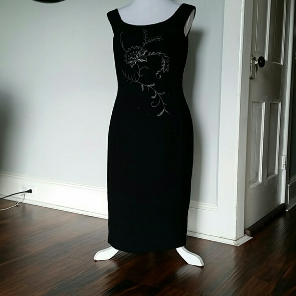 Black dress - Picture 1 of 3